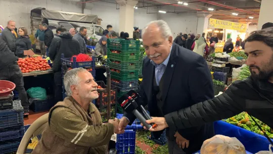 Başkan Adayı Orhan, 'Cumartesi Pazarını Ziyaret Etti'