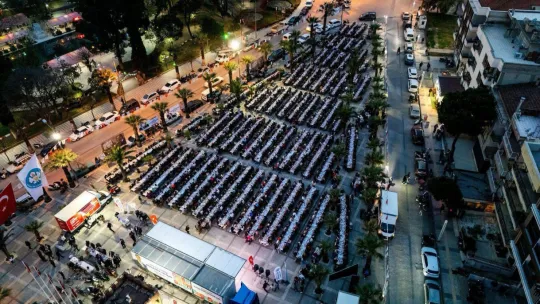 Ramazan'ın Bereketi Büyükşehir'in İftar Sofrasında Paylaşıldı