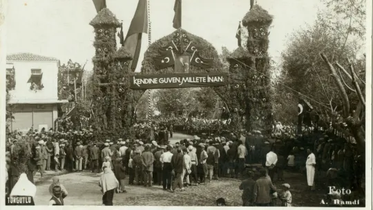 Fotoğraflarla Turgutlu'da Bayram Kutlamaları