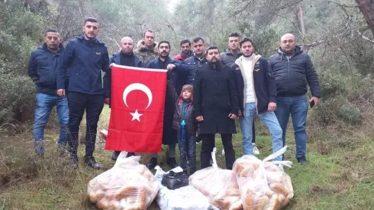 Turgutlu Ülkü Ocakları Doğadaki Hayvanları da Unutmadı!