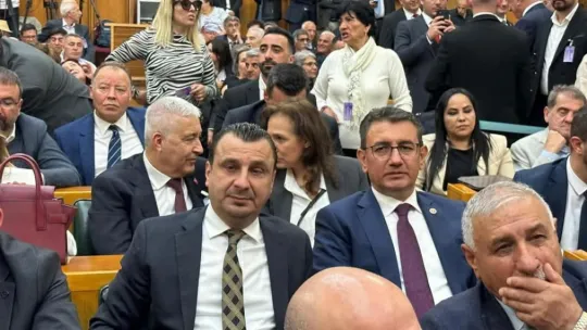 Özel, 'Mehmet Şimşek, darbe finansörü peşini bırakmayacağız'