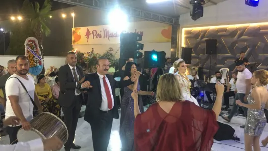 Turgutlu'da Muhteşem bir düğünle hayatlarını birleştirdiler