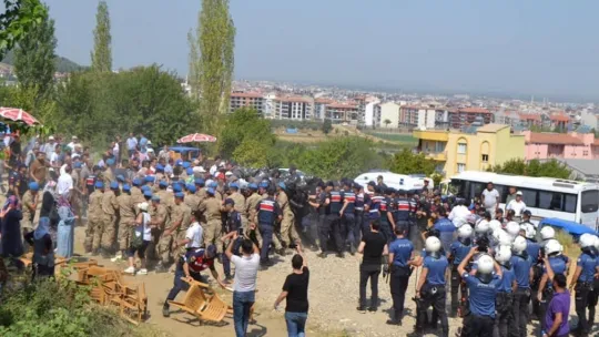 JES eyleminde arbede çıktı: CHP milletvekili Başevigen hastaneye kaldırıldı