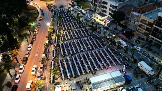 Ramazan'ın Bereketi Büyükşehir'in İftar Sofrasında Paylaşıldı