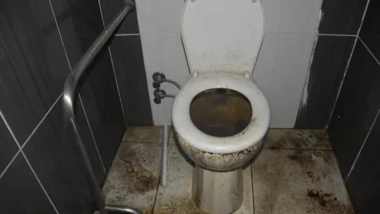Turgutlu Irlamaz Vadisindeki tuvaletlerin durumu yürekleri burktu (Video)