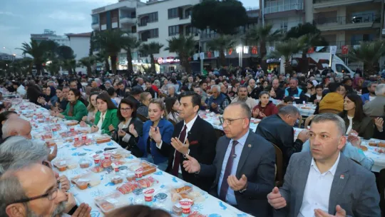 Ramazan'ın Bereketi Büyükşehir'in İftar Sofrasında Paylaşıldı