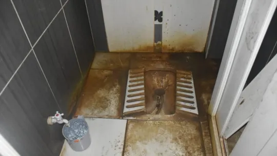 Turgutlu Irlamaz Vadisindeki tuvaletlerin durumu yürekleri burktu (Video)