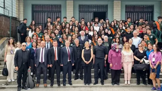 İzmir Devlet Senfoni Orkestrası Turgutluya Öğrencilere Müzik Söyleşisi Ve Dinletisi İçin Geldi