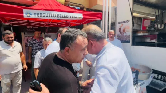 Merhum Başkan Ferdi Zeyrek'in Anısına Turgutlu'da Lokma Hayrı Düzenlendi