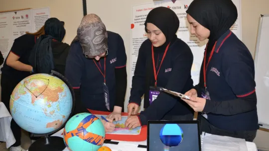 TÜBİTAK 4006 Bilim Fuarı Arif Çeler Kız Anadolu İmam Hatip Lisesi'nde gerçekleşti