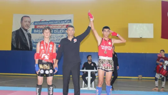 Muay Thai Sporcularından Asker Selamı Şampiyonlardan Turgutlu'ya 23 Madalya