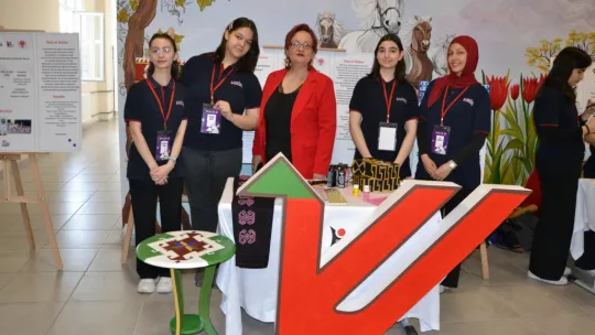 TÜBİTAK 4006 Bilim Fuarı Arif Çeler Kız Anadolu İmam Hatip Lisesi'nde gerçekleşti