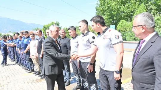 Büyükşehir Yönetimi Çalışanlarla Bayramlaştı