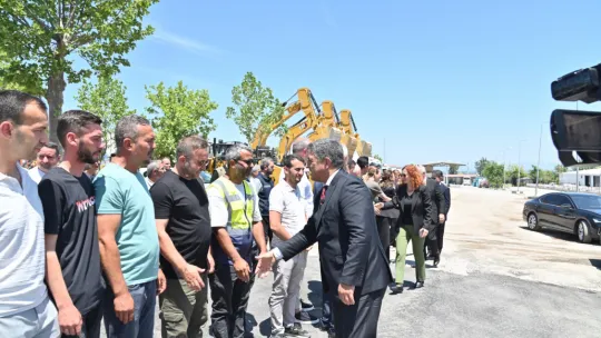 Büyükşehir Yönetimi Çalışanlarla Bayramlaştı