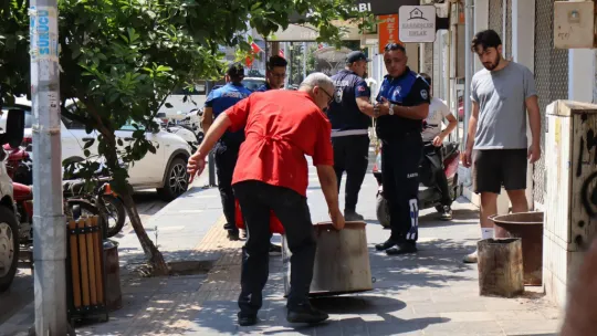Büyükşehir'den Ahmetli'de Kaldırım İşgallerine Denetim