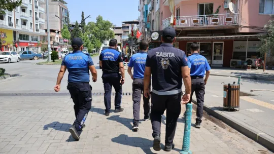 Büyükşehir'den Ahmetli'de Kaldırım İşgallerine Denetim