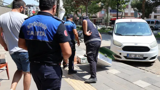 Büyükşehir'den Ahmetli'de Kaldırım İşgallerine Denetim