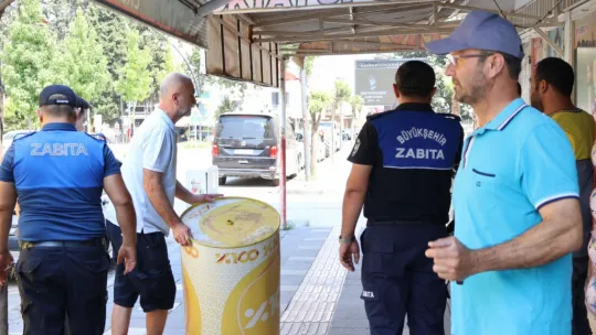 Büyükşehir'den Ahmetli'de Kaldırım İşgallerine Denetim