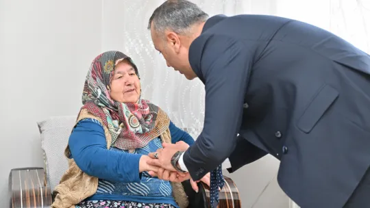 Büyükşehir'den şehit annelerine Anneler Günü ziyareti