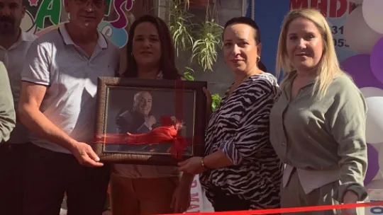 Turgutlu'da Aylis Kids isimli işyeri çok sayıda katılımla faaliyete girdi