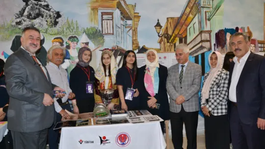 TÜBİTAK 4006 Bilim Fuarı Arif Çeler Kız Anadolu İmam Hatip Lisesi'nde gerçekleşti
