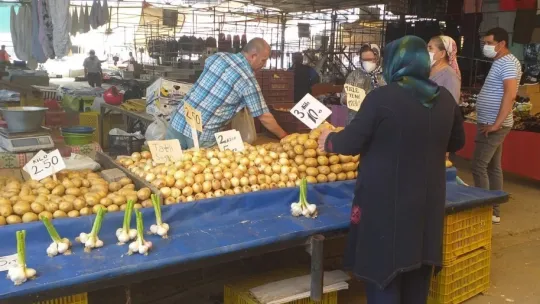 Turgutlu'da hijyen kuralları hiçe sayılıyor