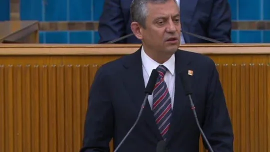 Özel, 'Mehmet Şimşek, darbe finansörü peşini bırakmayacağız'