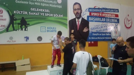 İzmir'e Kick Boks yapan sporcular Damga Vurdu