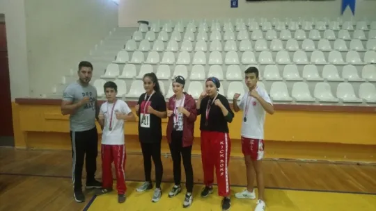 İzmir'e Kick Boks yapan sporcular Damga Vurdu