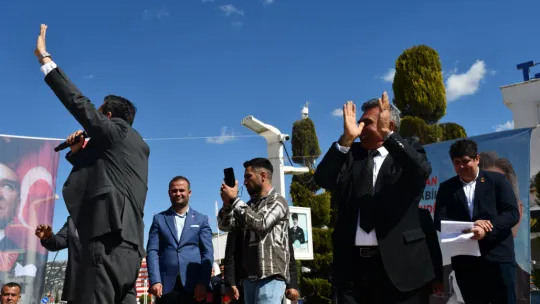 Cemil Kurt, ' Bizim derdimiz Selendi ve biz Selendi'yi konuşmak istiyoruz'