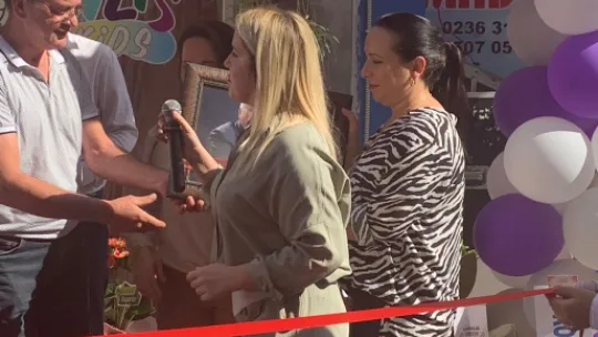 Turgutlu'da Aylis Kids isimli işyeri çok sayıda katılımla faaliyete girdi