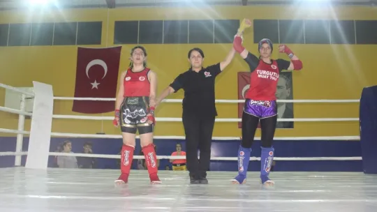 Muay Thai Sporcularından Asker Selamı Şampiyonlardan Turgutlu'ya 23 Madalya