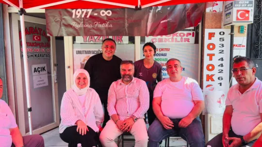 Merhum Başkan Ferdi Zeyrek'in Anısına Turgutlu'da Lokma Hayrı Düzenlendi