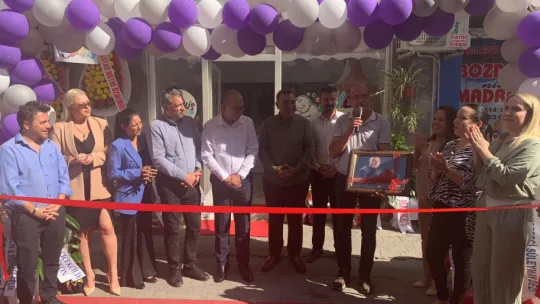 Turgutlu'da Aylis Kids isimli işyeri çok sayıda katılımla faaliyete girdi