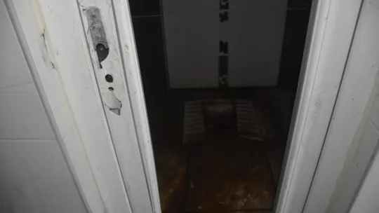 Turgutlu Irlamaz Vadisindeki tuvaletlerin durumu yürekleri burktu (Video)