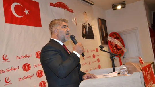 Yeniden Refah Partisi Yunusemre İlçe Başkanı Mehmet Baki Çelik güven tazeledi