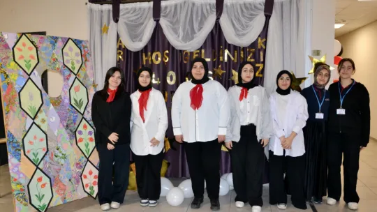TÜBİTAK 4006 Bilim Fuarı Arif Çeler Kız Anadolu İmam Hatip Lisesi'nde gerçekleşti