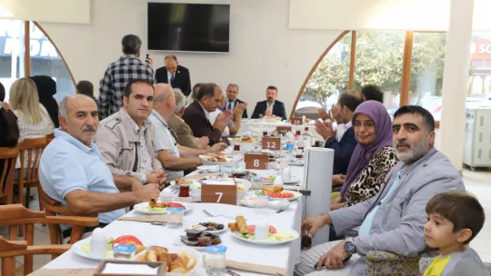 Hemşehri Dernekleri Başkanlarından Başkan Çetin Akın ve Ekibine Teşekkür
