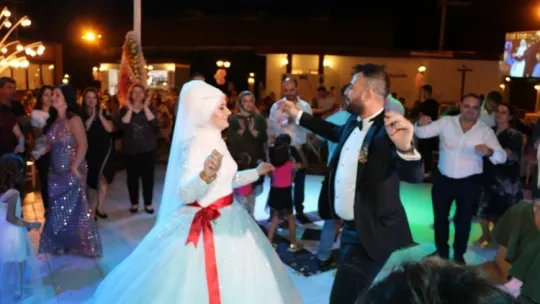 Görkemli bir düğünle evlendiler