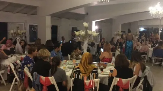 Almina ile Turgutlu'da muhteşem bir gece geçirdiler
