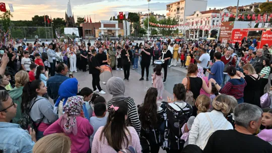 Manisa'da baharın gelişi Hıdırellez şenliği ile kutlandı