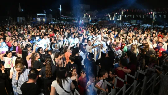 Manisa'da baharın gelişi Hıdırellez şenliği ile kutlandı