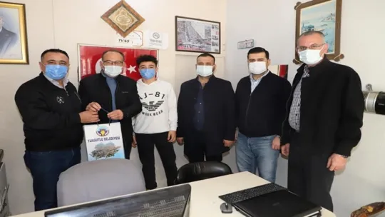 Gazeteciler Gününde Başkan Akın'a 'Teşekkür Belgesi Verildi'