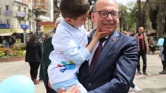 Turgutlu Belediyesi ve Turgutlu Kent Konseyinden Otizm Farkındalık Günü'nde İki Özel Etkinlik