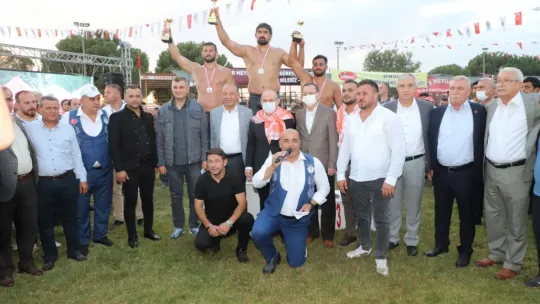 Turgutlu Belediyesi Yağlı Güreşlerinde Kırkpınar Havası