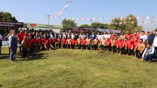 Turgutlu Belediyesi Yağlı Güreşlerinde Kırkpınar Havası