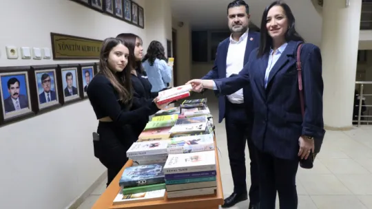Turgutlu Belediyesinden Okul Kütüphanelerine Destek