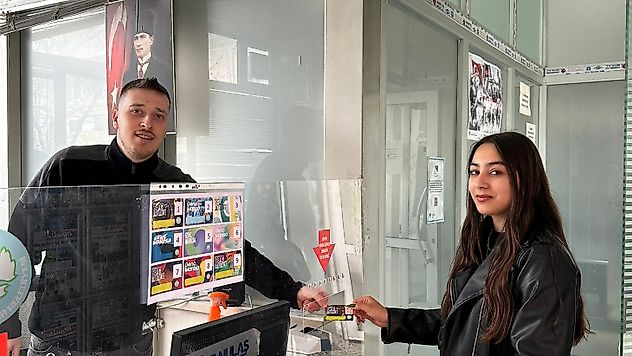Gençler Manisa Kartlarını Almaya Başladı