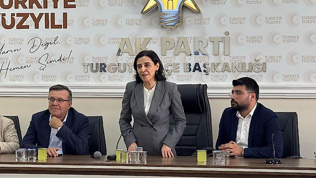 Ayşe Nevin Sert'ten AK Parti Turgutlu İlçe Teşkilatına Ziyaret