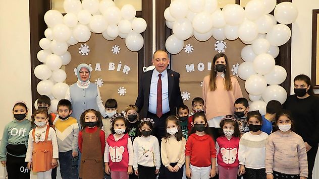Akın'dan Minik Öğrencilere Yarıyıl Tatili Hediyesi